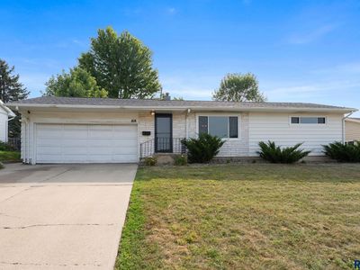 Property at 808 S Jessica Ave, Sioux Falls, SD