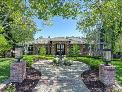 2213 Cardiff Cir