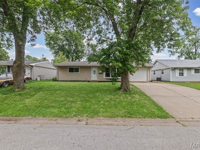 605 W Adams St