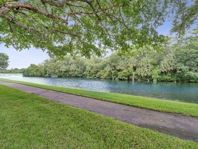 2908 Carambola Cir S APT 106