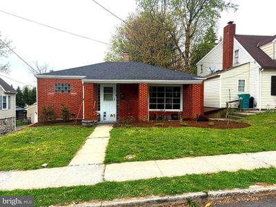 141 Lakin Ave