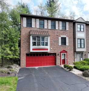 Property at 136 Glenwood Dr, Monroeville, PA
