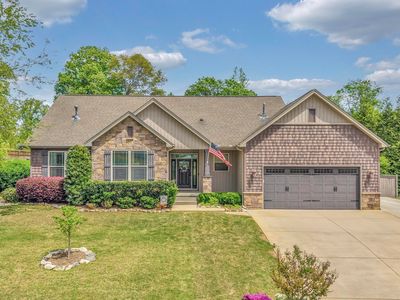 225 Bayswater Ln