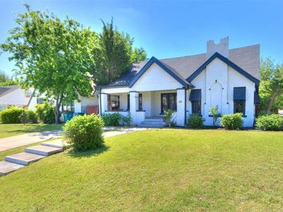 2052 NW 22nd St