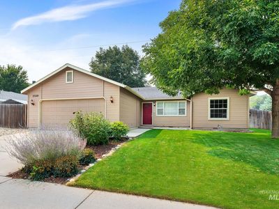 2529 E Mendota Dr