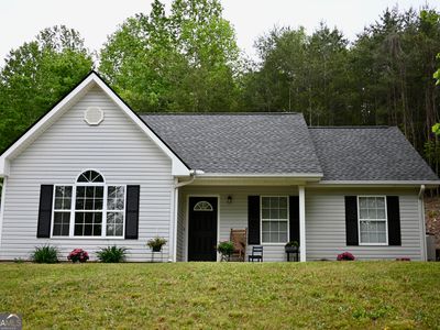 Property at 194 Chestnut Ave, Demorest, GA