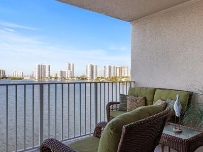 18260 N Bay Rd APT 516