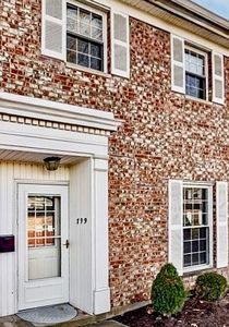 799 Clareridge Ln