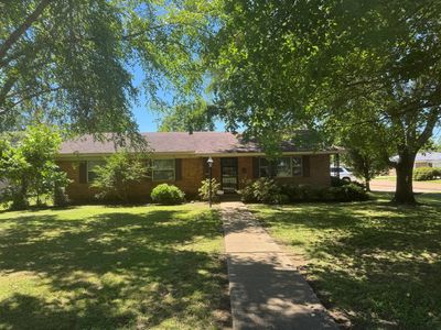 1113 W Monroe Ave