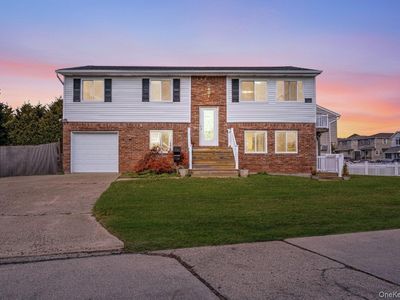4 Bay Place