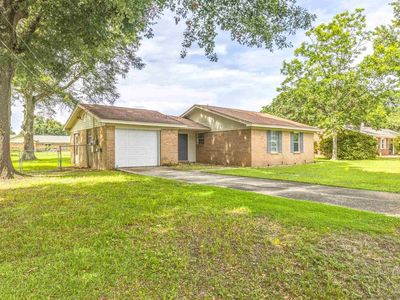 4886 Andrea Ln