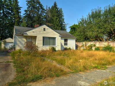 1308 Jasper Avenue NE