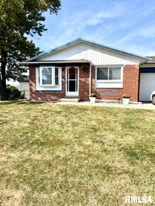 4015 W Creighton Ter