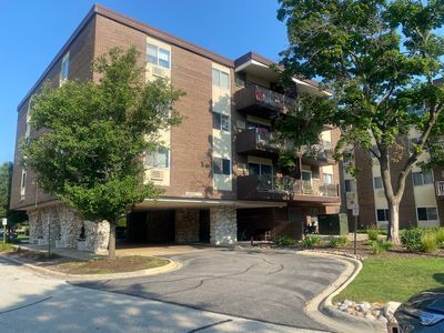 1321 S Finley Rd APT 422