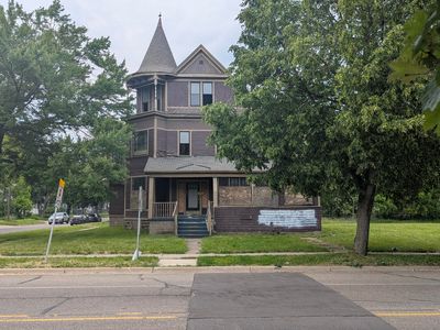 836 W North St