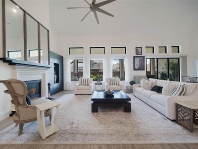 4823 Creekbend Dr