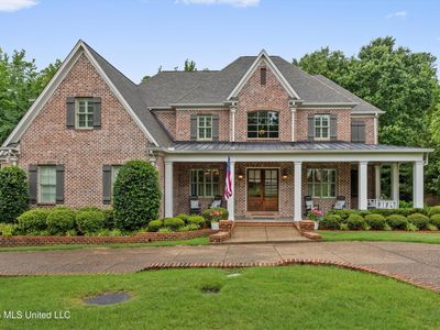 13833 Valley Oaks Dr