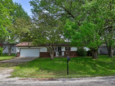Property at 408 N Vine St, Moweaqua, IL