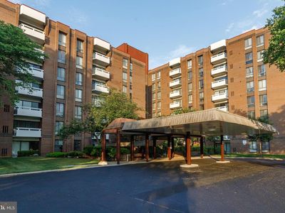 7 Slade Ave APT 607
