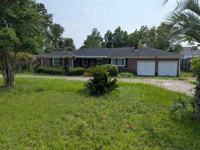 1235 Hamlin Rd