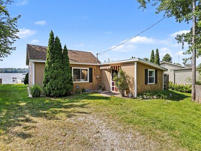 68695 Lake Ct