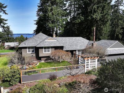 1093 Village Loop