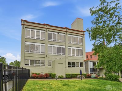207 E 6th St Unit 203