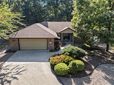 9 Glencoe Ln