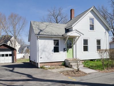 7 Cross St