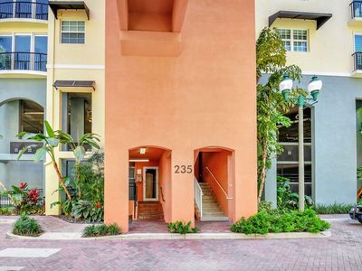 235 NE 1st Street #403