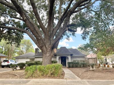 606 Fairway Dr