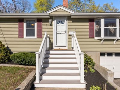 67 Colonial Ave