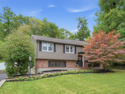 Property at 21 Andrew Cir, Stoughton, MA