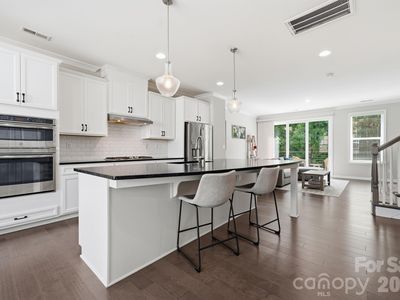 507 Upper Stone Cres