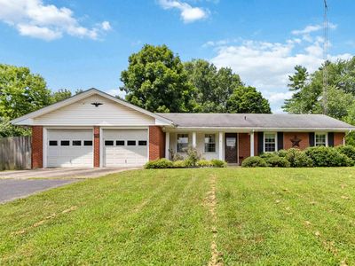 44 Lexington Ct
