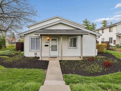 1044 E Crescentville Rd