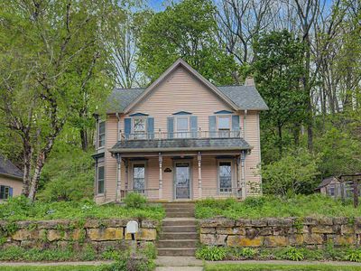 748 Dewey Ave
