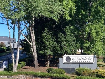 202 Northlake Dr
