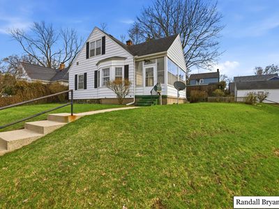 850 Hollywood St NE