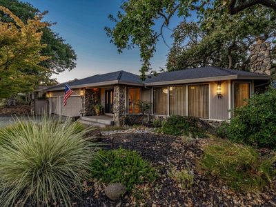 10 Skycrest Way