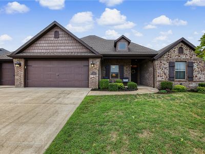 1120 Huntleigh Dr