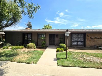 5064 N Wishon Ave APT A