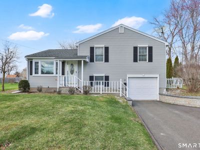 25 Montano Road