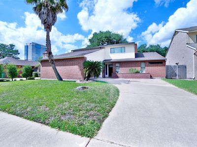 10318 Piping Rock Ln