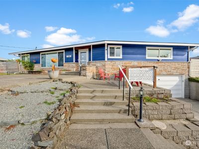 1755 N Jackson Avenue