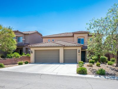 2589 Chateau Clermont St