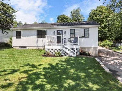 190 Dewey AVENUE