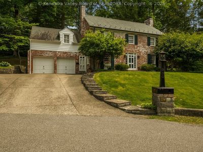 930 Lower Ridgeway Rd