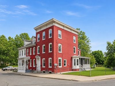 60 Brainard St