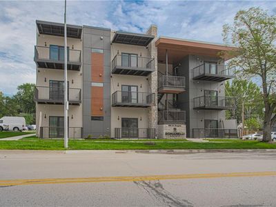 200 W Gregory Blvd
